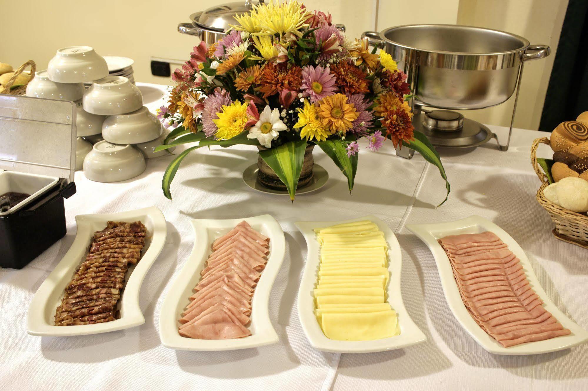 Amara Hotel Лима Екстериор снимка